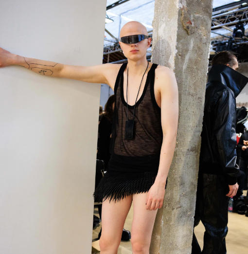 Rick Owens Automne-Hiver 2025 Homme : Voyage introspectif entre ascétisme et souvenirs personnels.