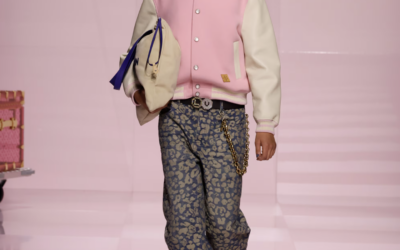 Pharrell Williams et Nigo de Kenzo célèbrent leur amitié et leur vision partagée dans le défilé Louis Vuitton Homme 2025.